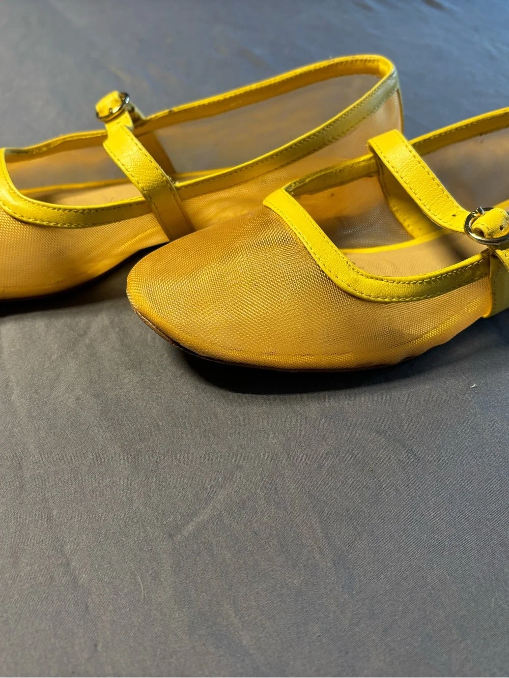 Antonio Melani Yellow Mesh Slippers Sz 5C